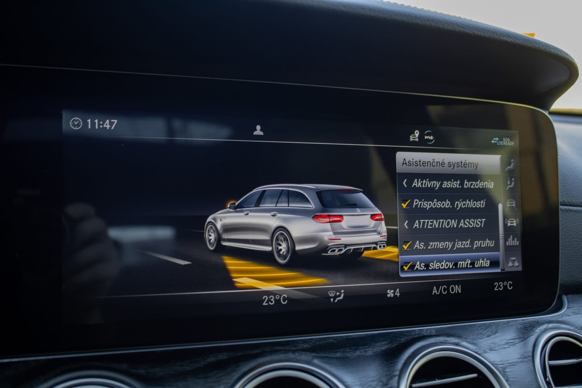 2019 Mercedes-Benz E 63 AMG, šedá kombi, 165 262 km
