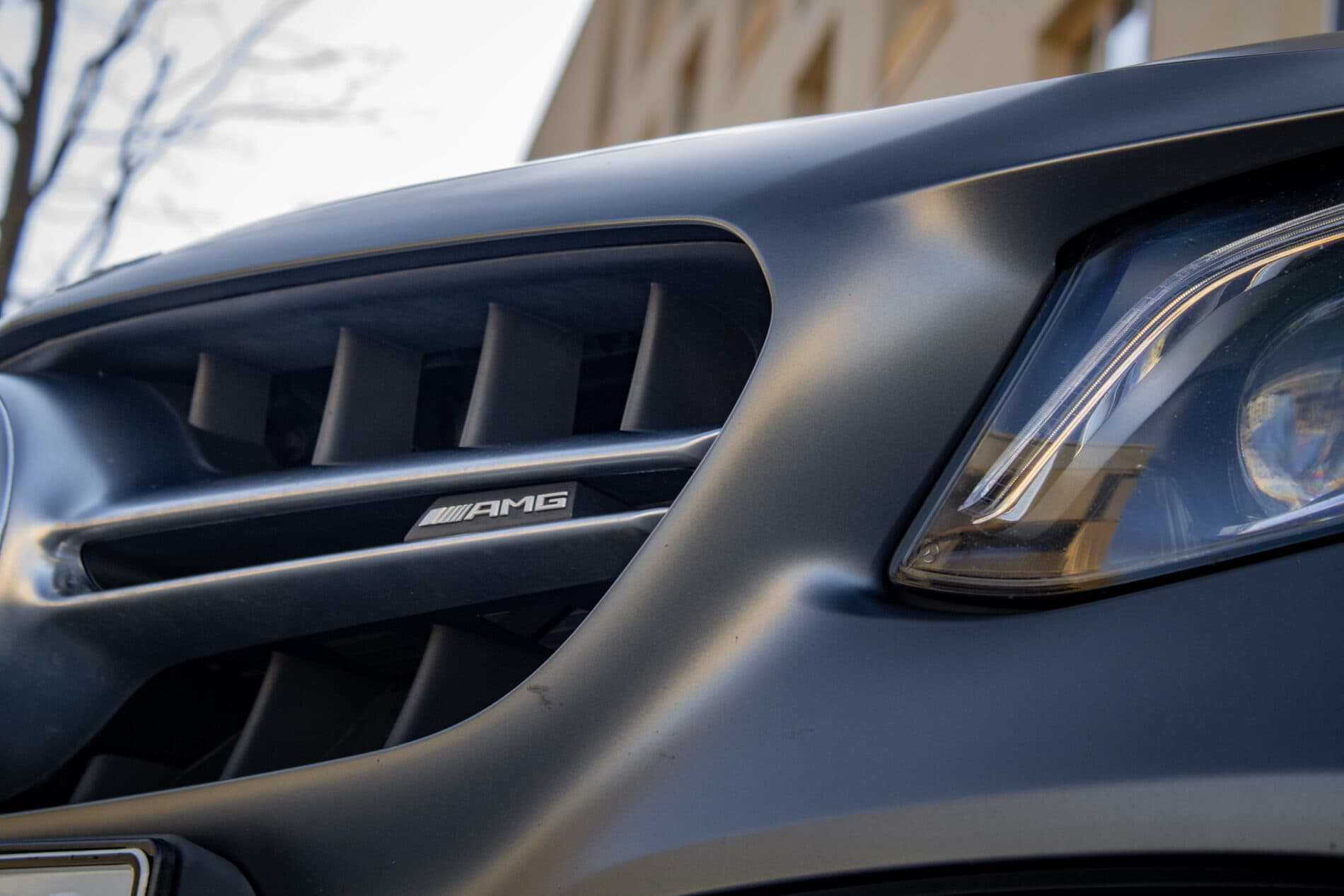 2019 Mercedes-Benz E 63 AMG, šedá kombi, 165 262 km