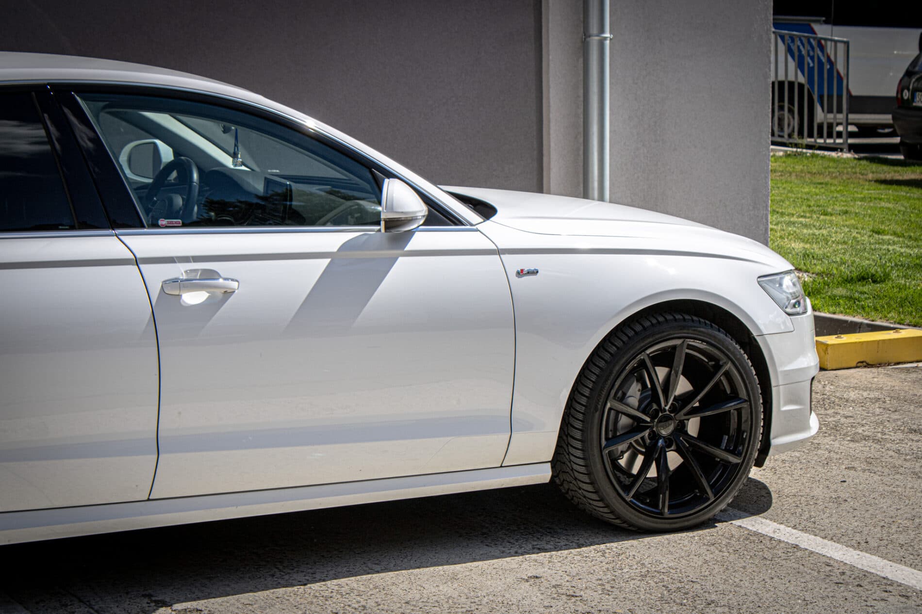 2016 AUDI A6, bílá sedan, 244 763 km