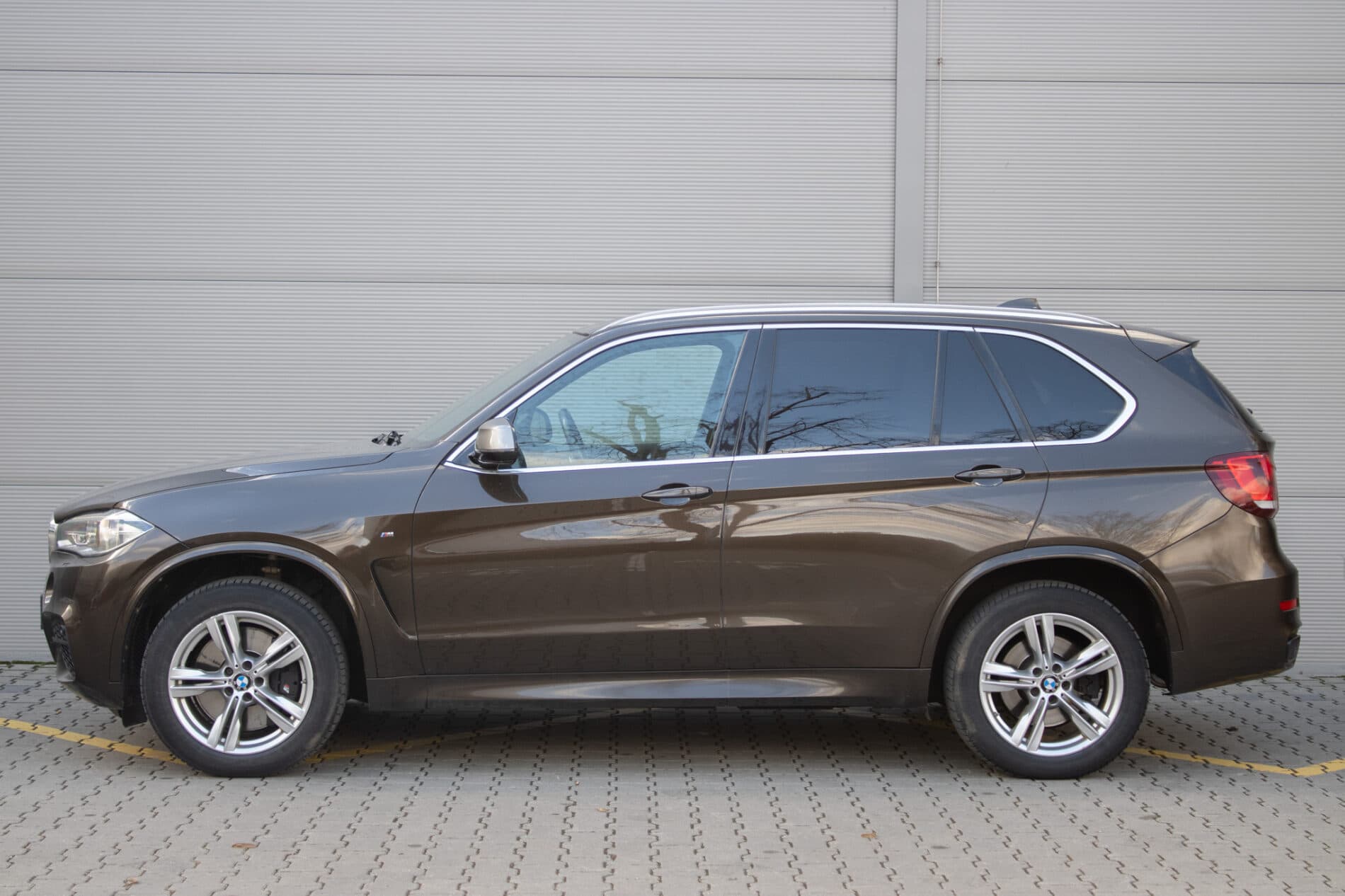 2014 BMW X5 M50d, hnědá suv, 221 000 km