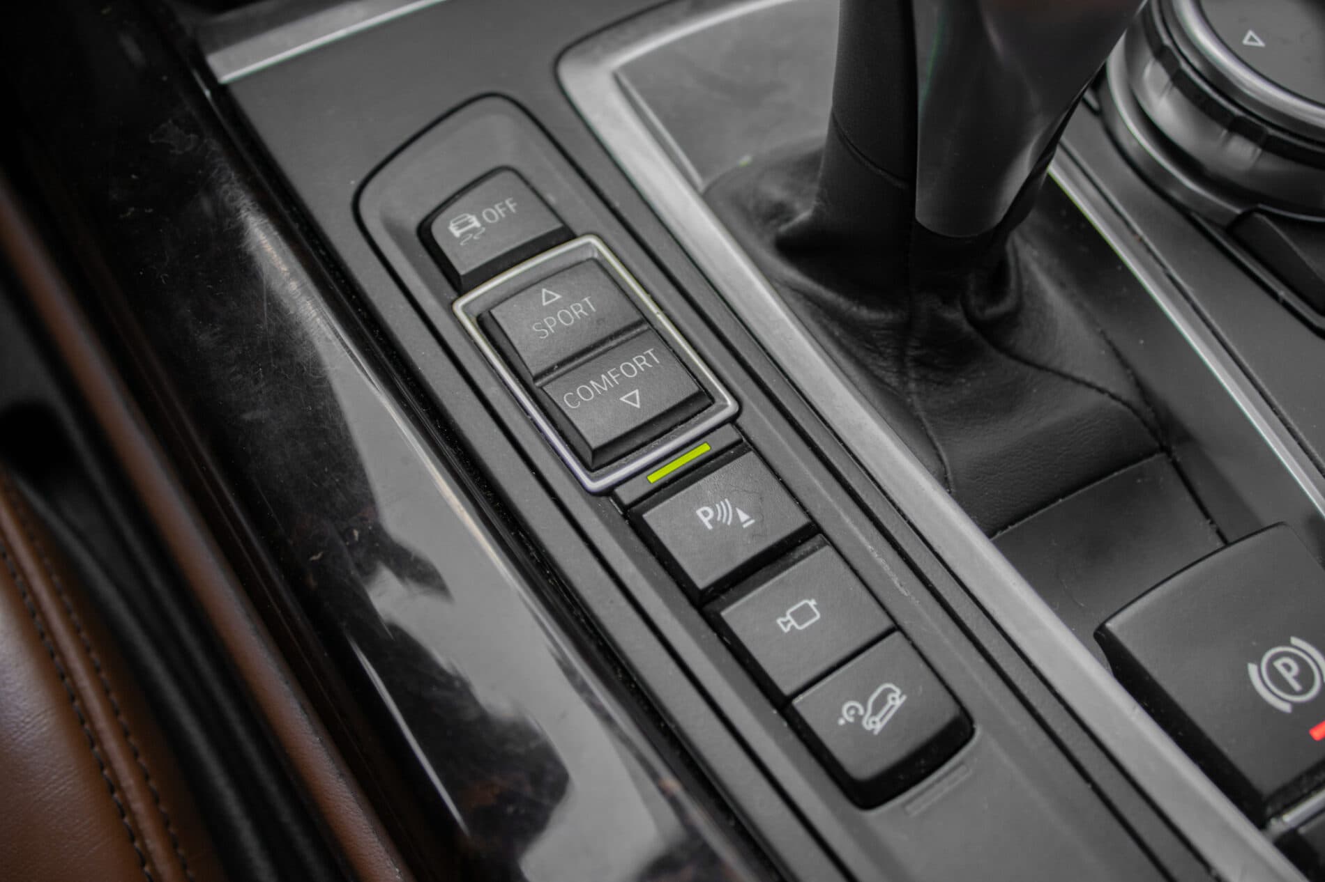 2014 BMW X5 M50d, hnědá suv, 221 000 km