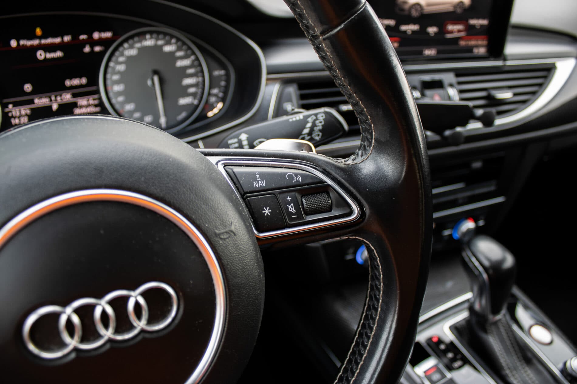 2015 AUDI S6, modrá kombi, 264 543 km