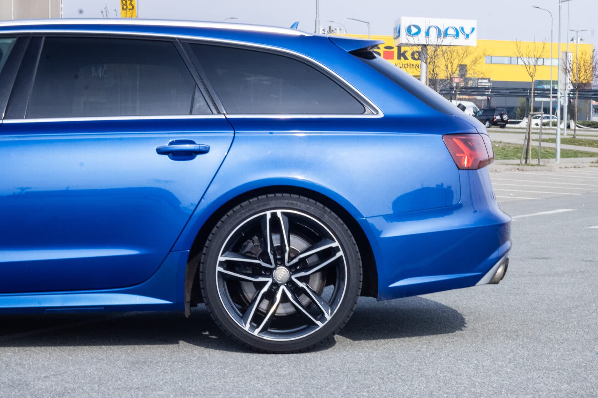2015 AUDI S6, modrá kombi, 264 543 km