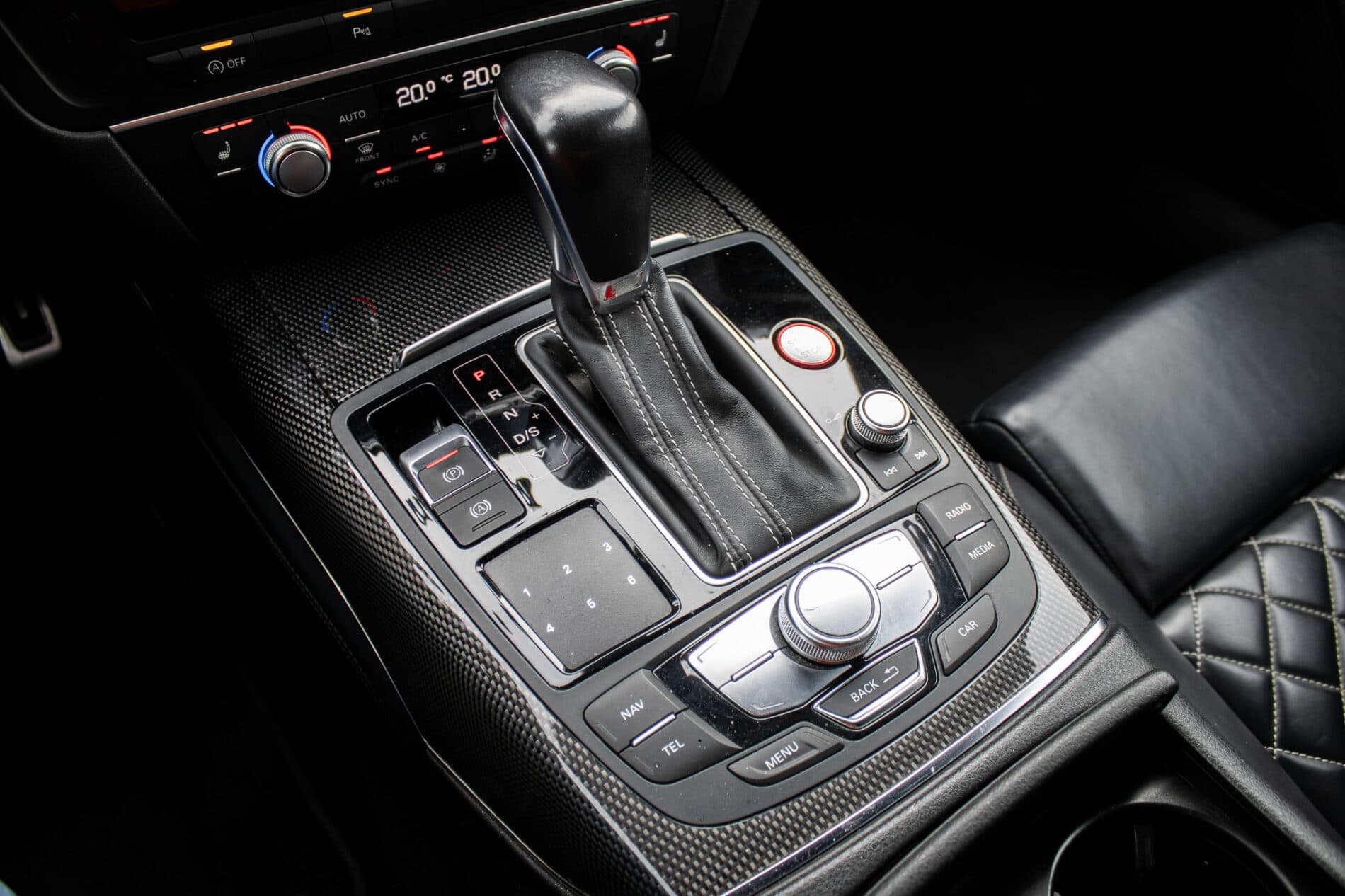 2015 AUDI S6, modrá kombi, 264 543 km