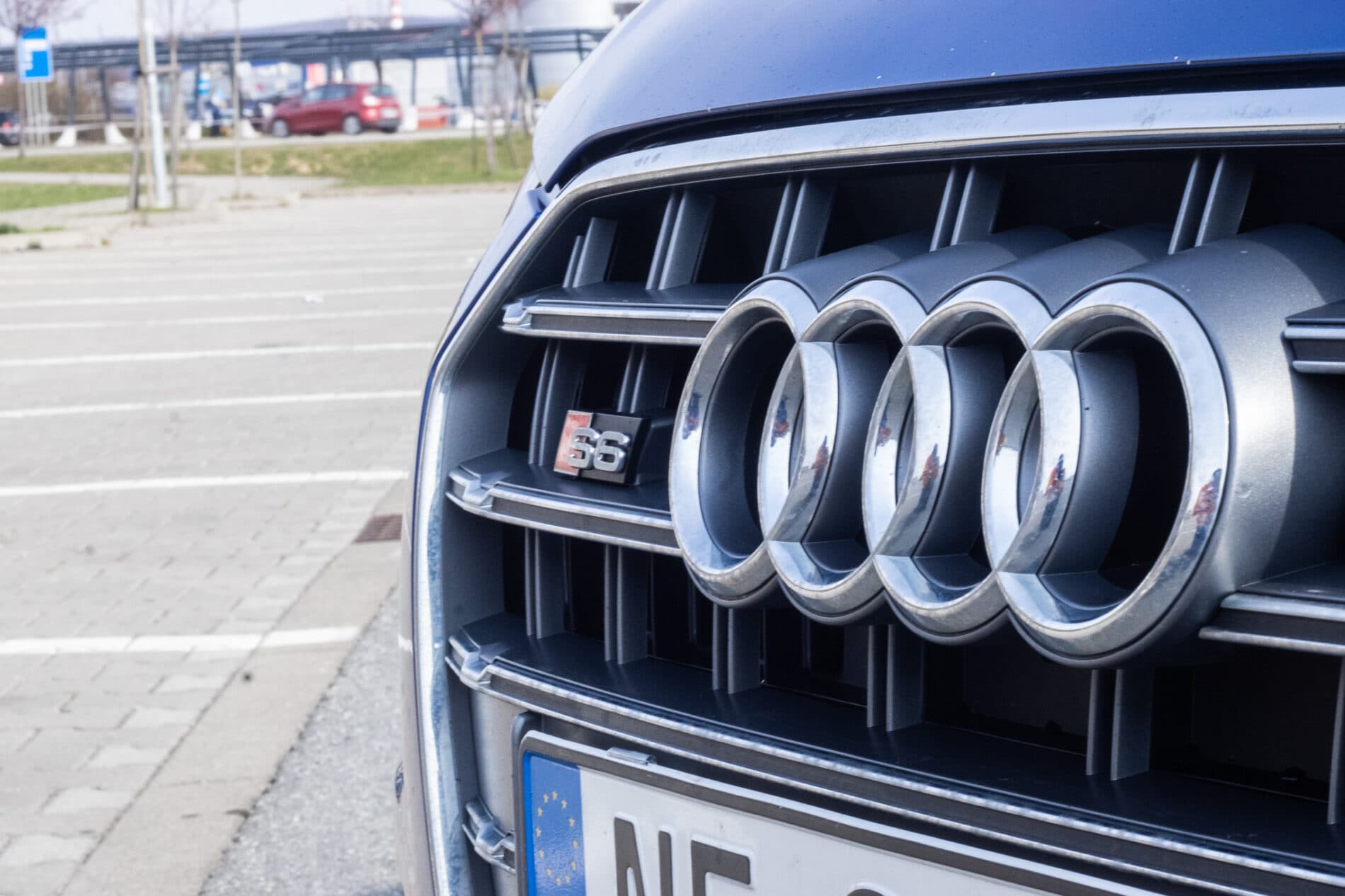 2015 AUDI S6, modrá kombi, 264 543 km
