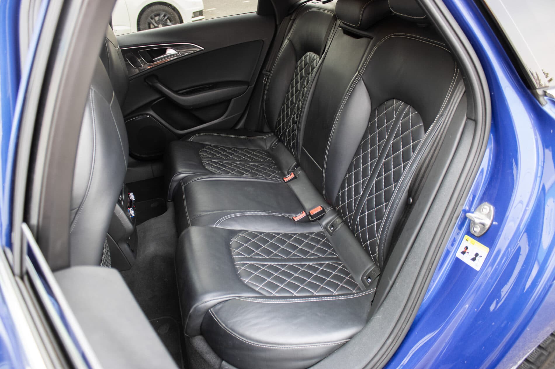2015 AUDI S6, modrá kombi, 264 543 km
