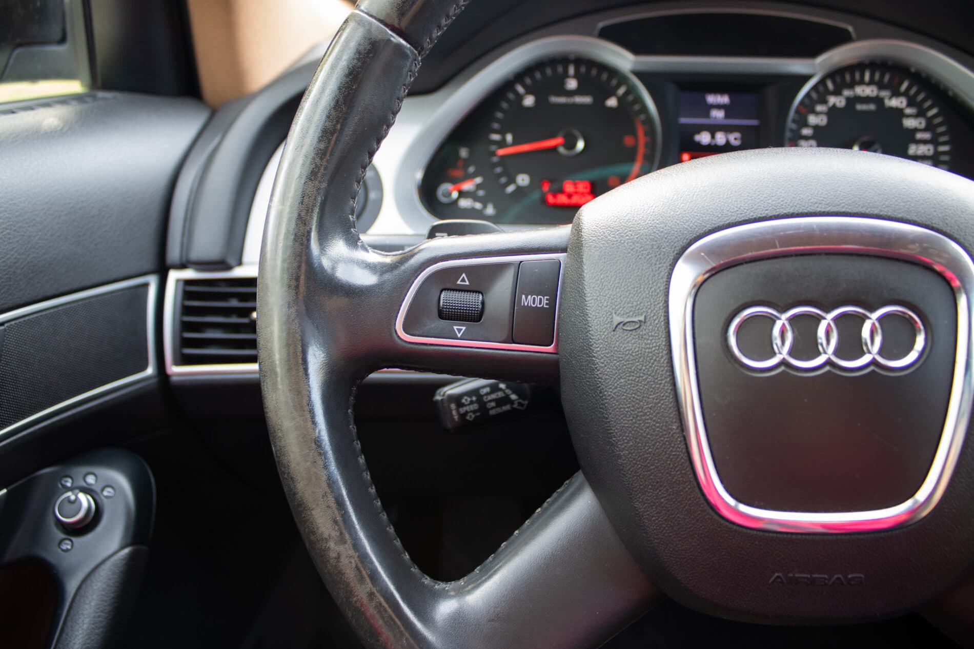 2009 AUDI A6, černá sedan, 268 281 km