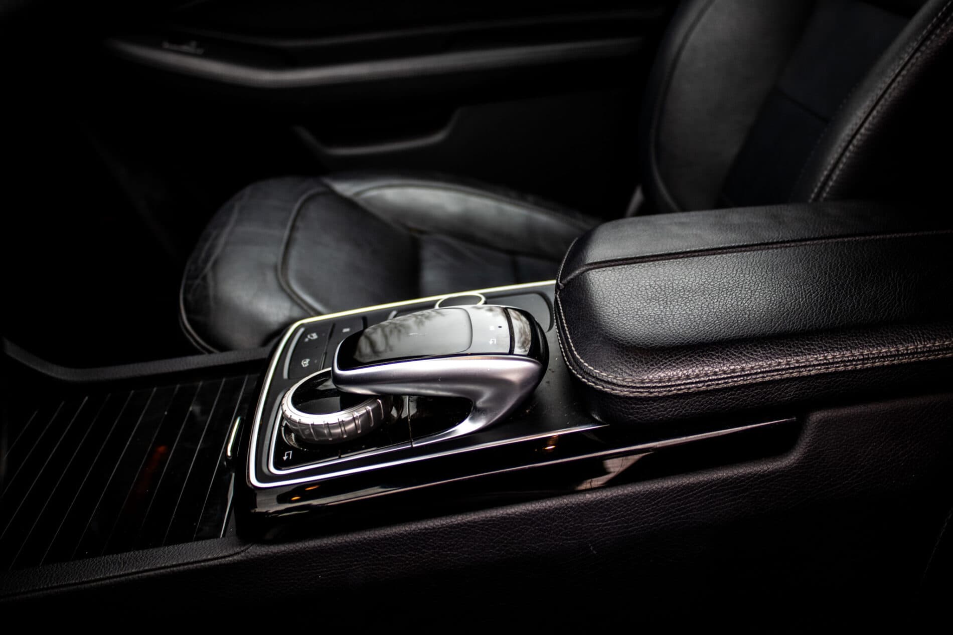 2018 Mercedes-Benz GLE 500e, šedá kombi, 71 352 km