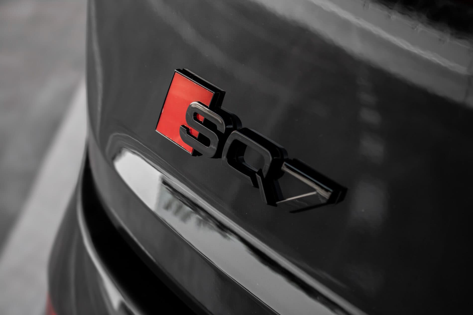 2022 AUDI SQ7, černá suv, 72 106 km