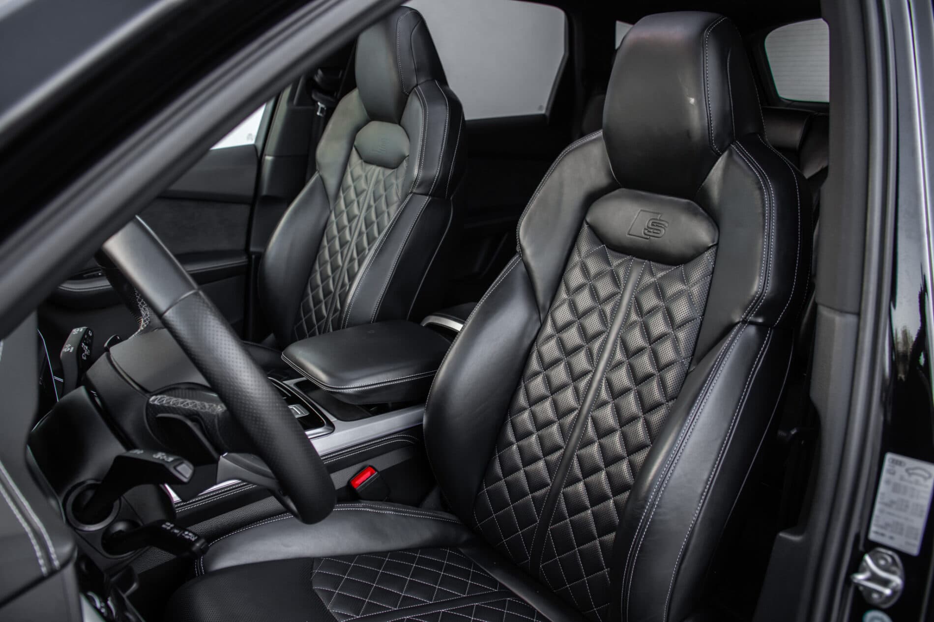 2022 AUDI SQ7, černá suv, 72 106 km