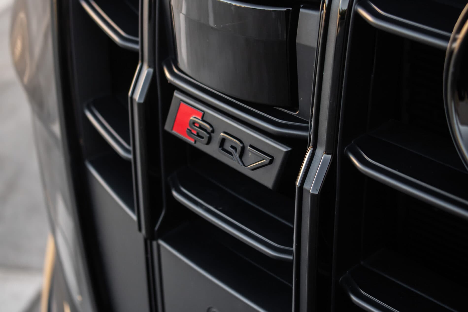 2022 AUDI SQ7, černá suv, 72 106 km