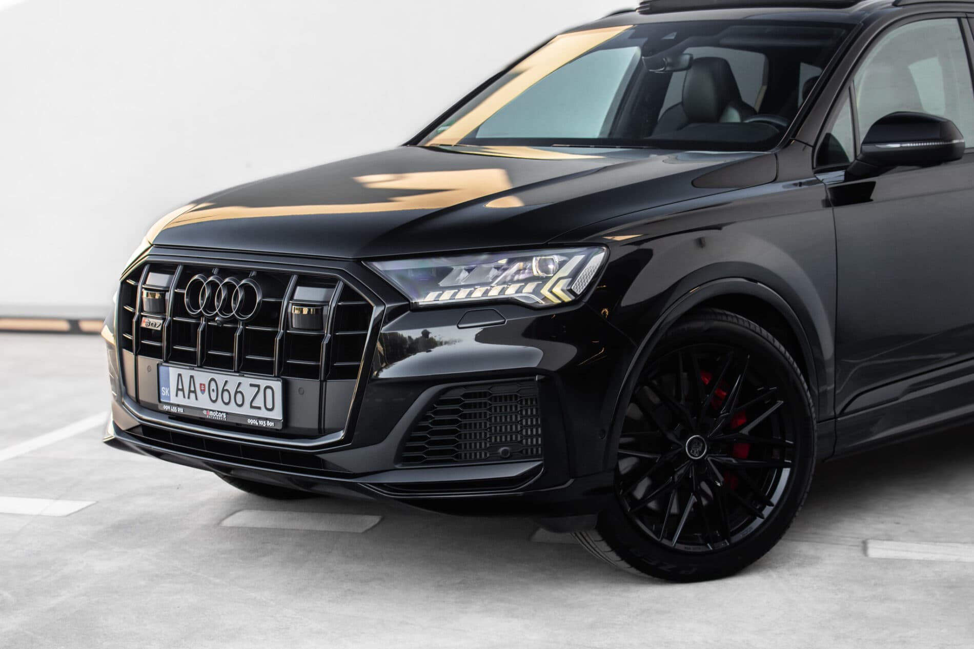 2022 AUDI SQ7, černá suv, 72 106 km