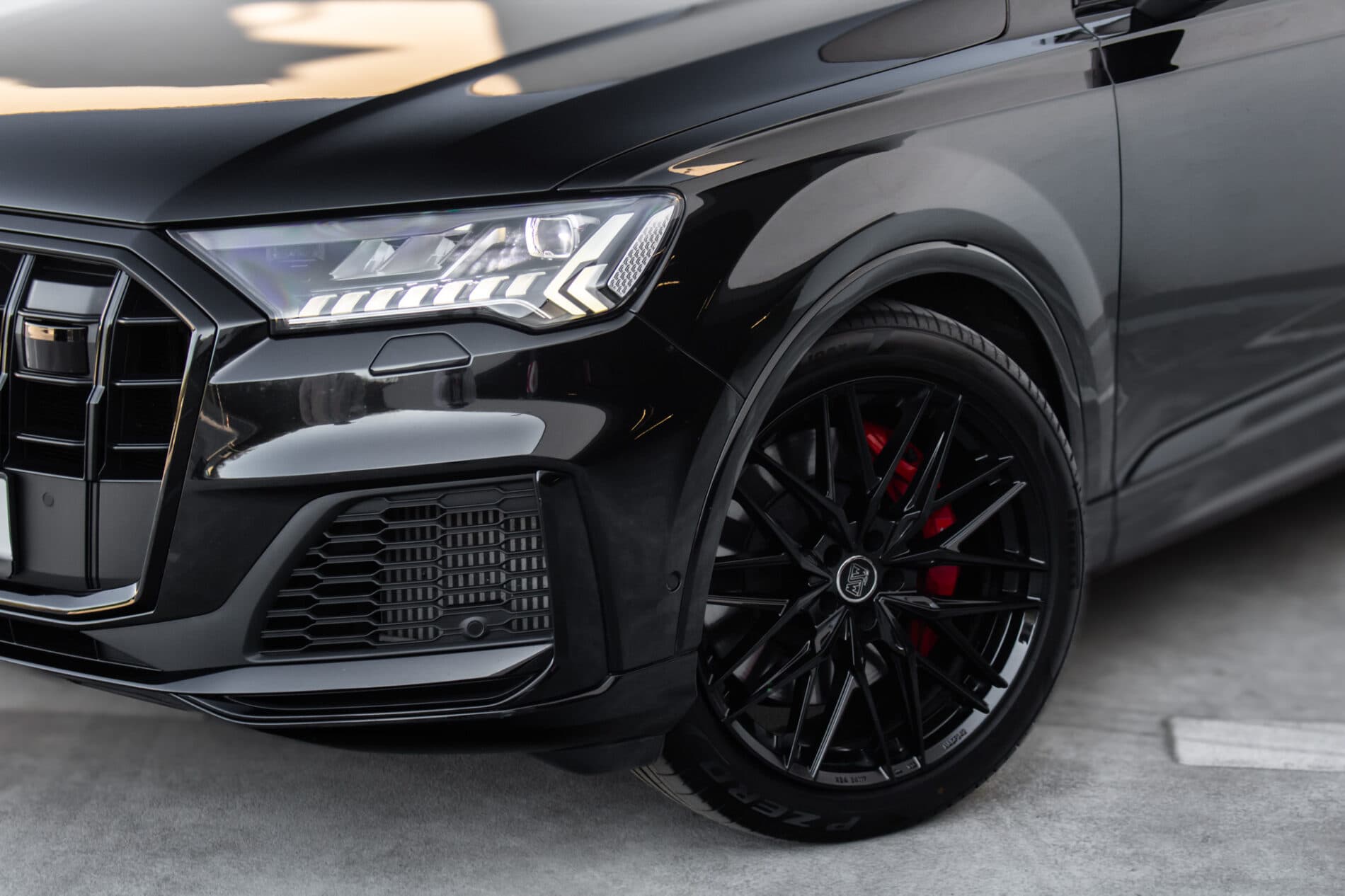 2022 AUDI SQ7, černá suv, 72 106 km