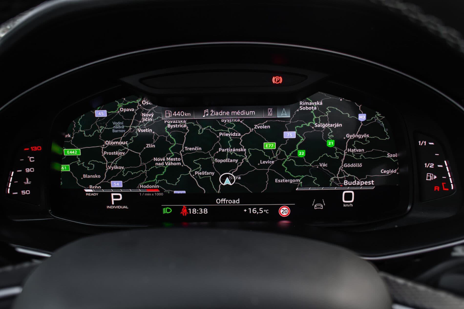 2022 AUDI SQ7, černá suv, 72 106 km