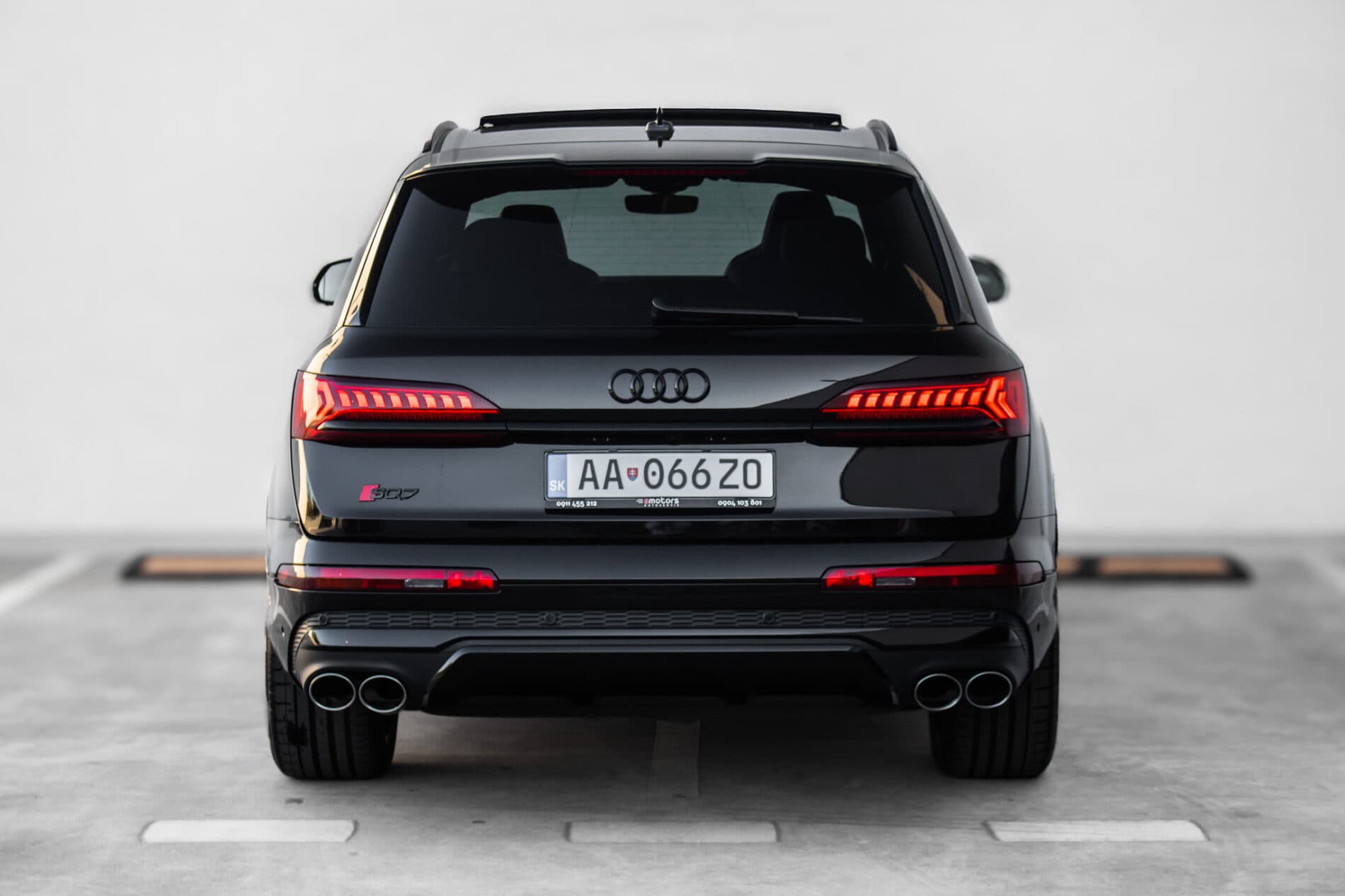2022 AUDI SQ7, černá suv, 72 106 km