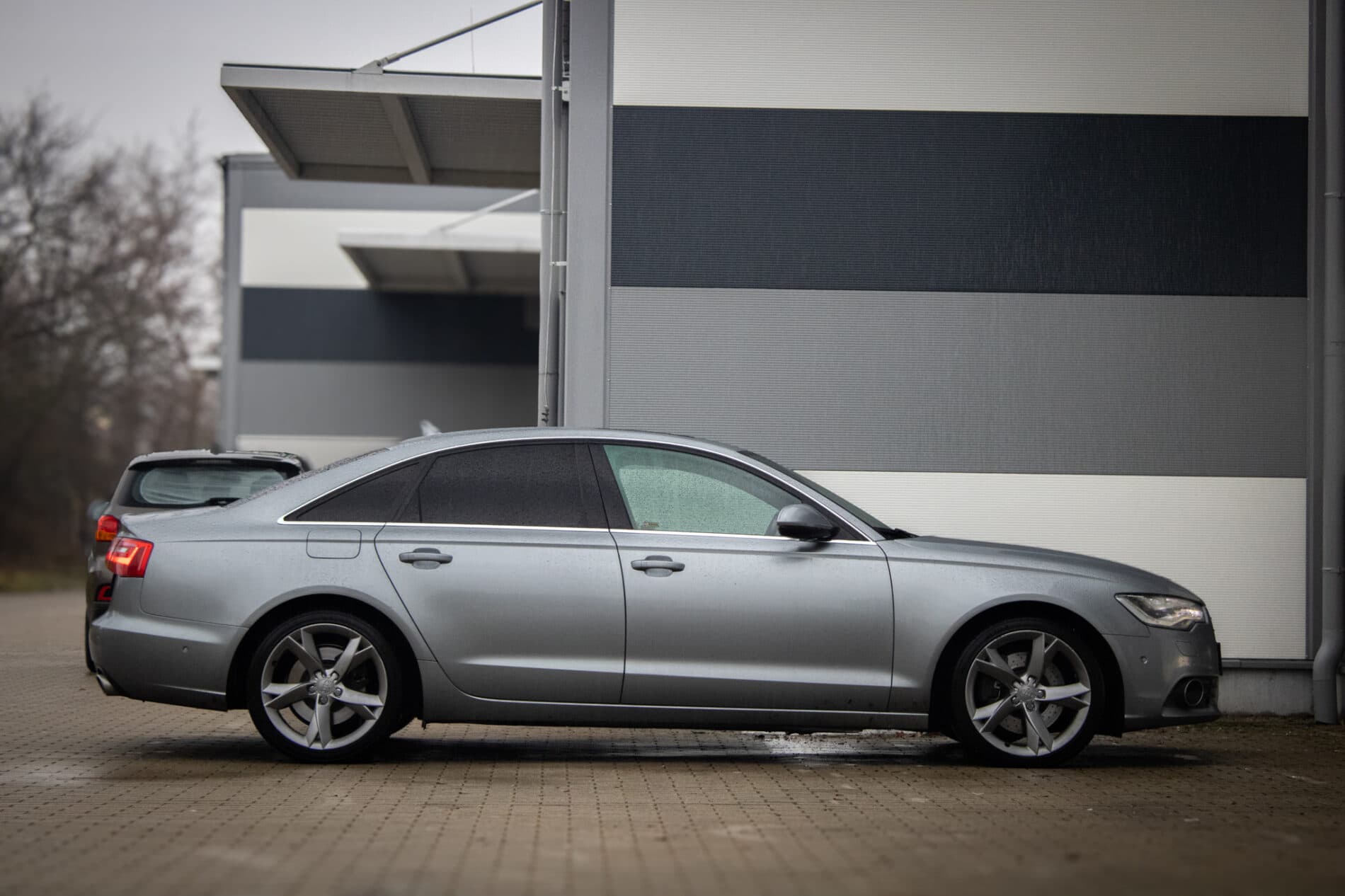 2011 AUDI A6, šedá sedan, 302 428 km