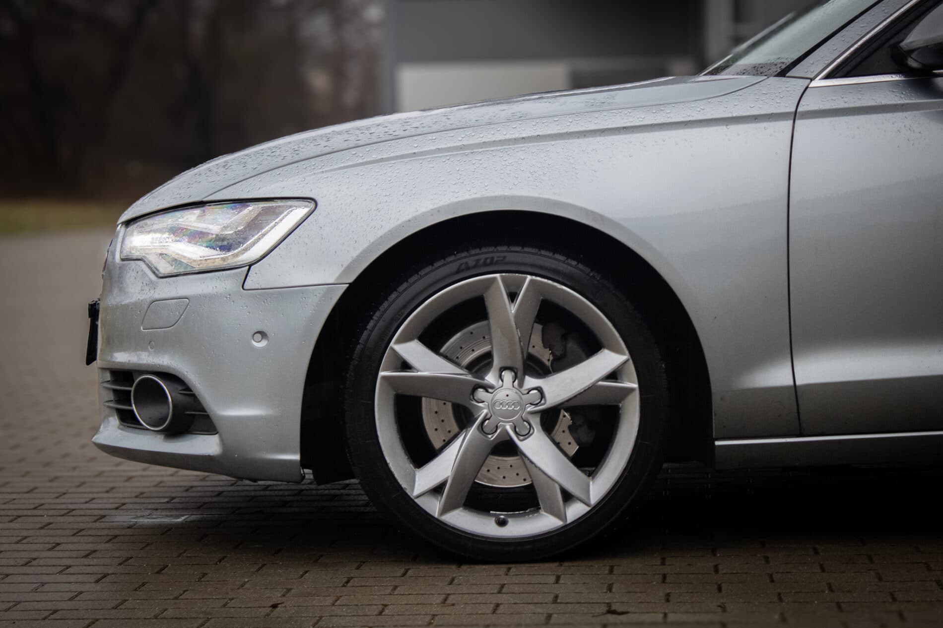 2011 AUDI A6, šedá sedan, 302 428 km