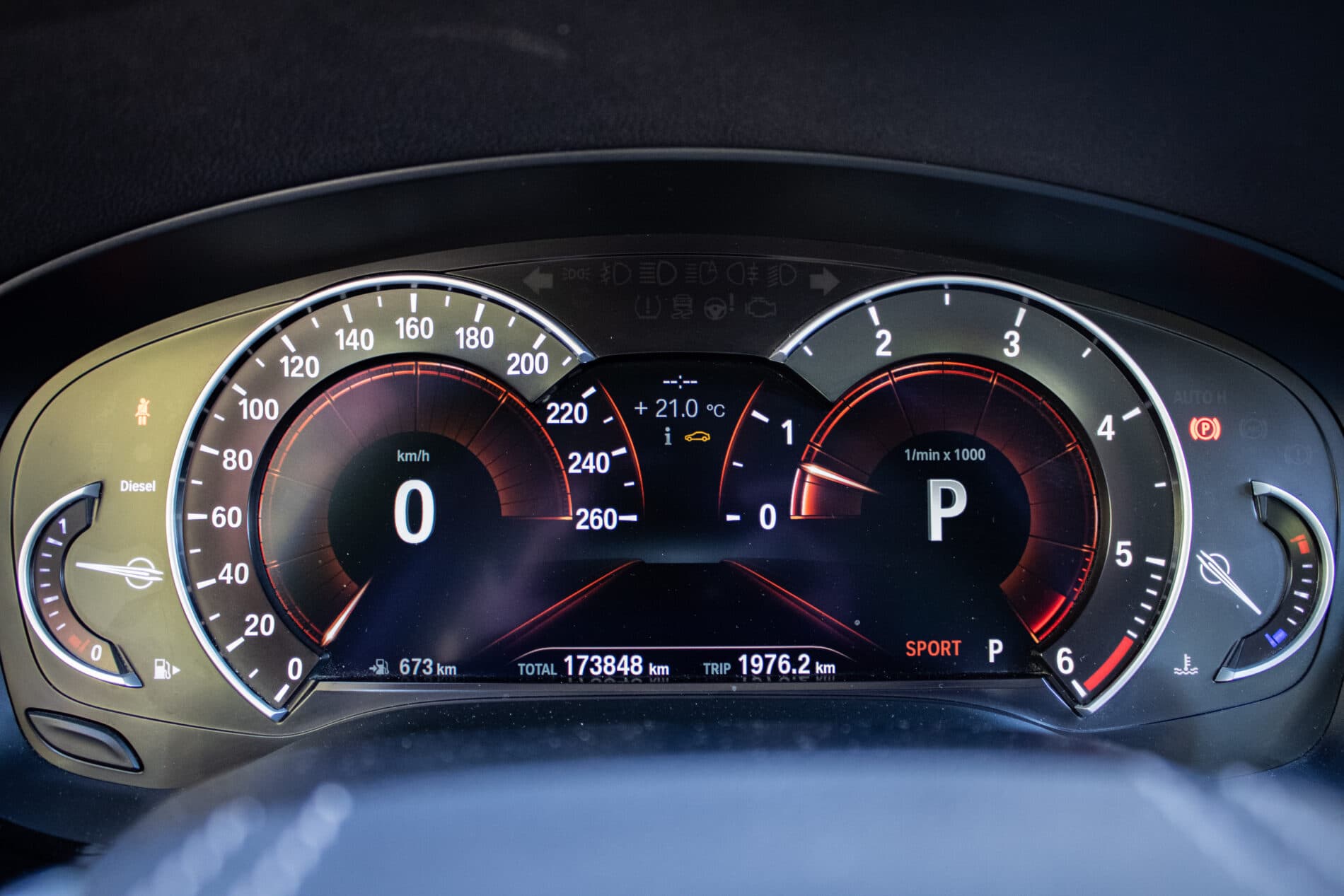 2017 BMW 530d, modrá sedan, 173 848 km