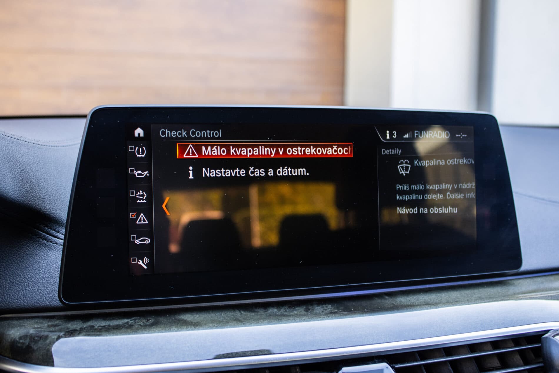 2017 BMW 530d, modrá sedan, 173 848 km