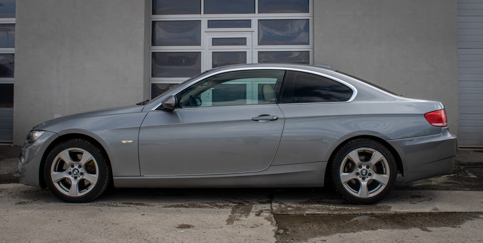2008 BMW 325i, šedá kupé, 287 630 km