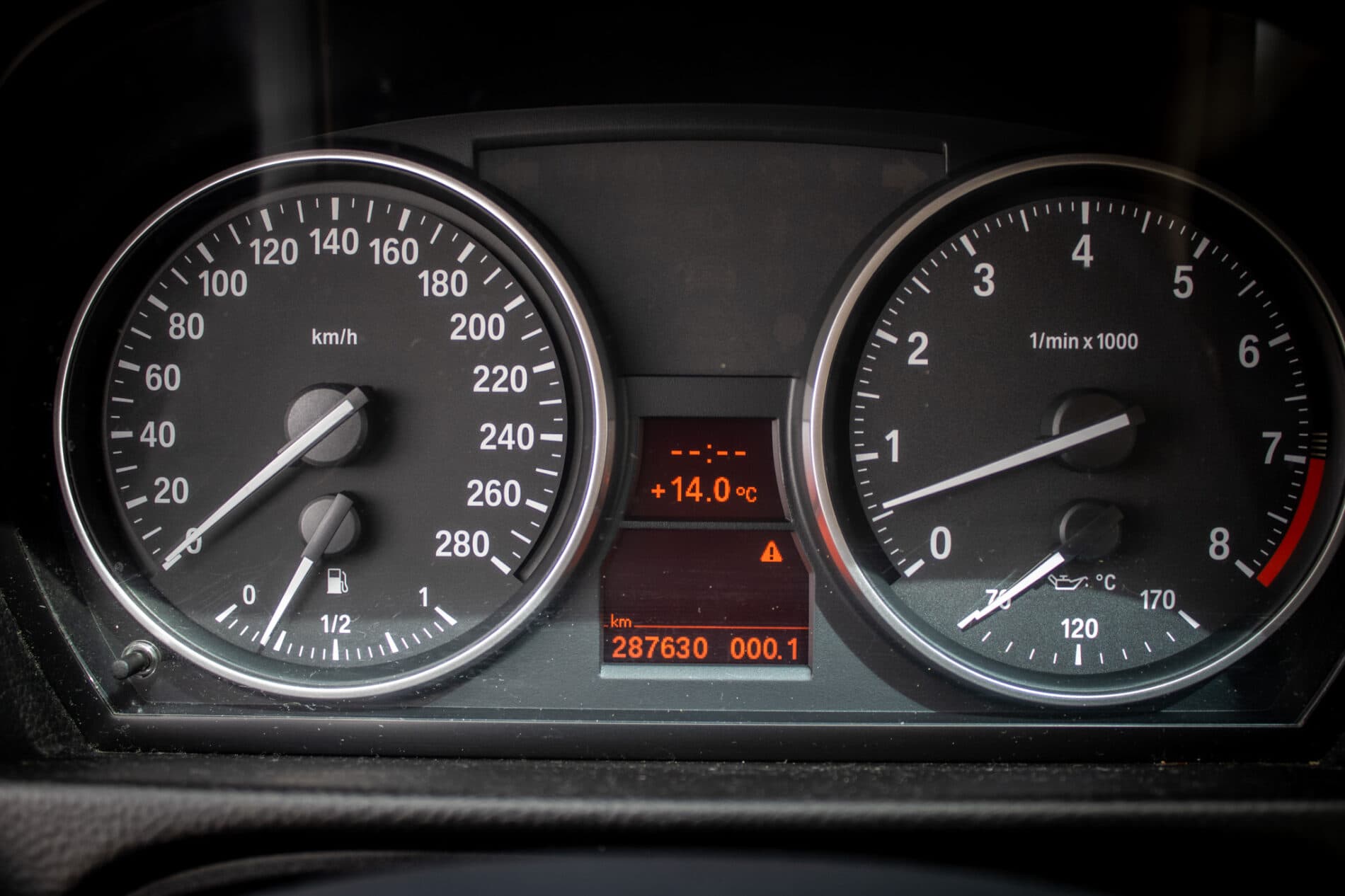 2008 BMW 325i, šedá kupé, 287 630 km