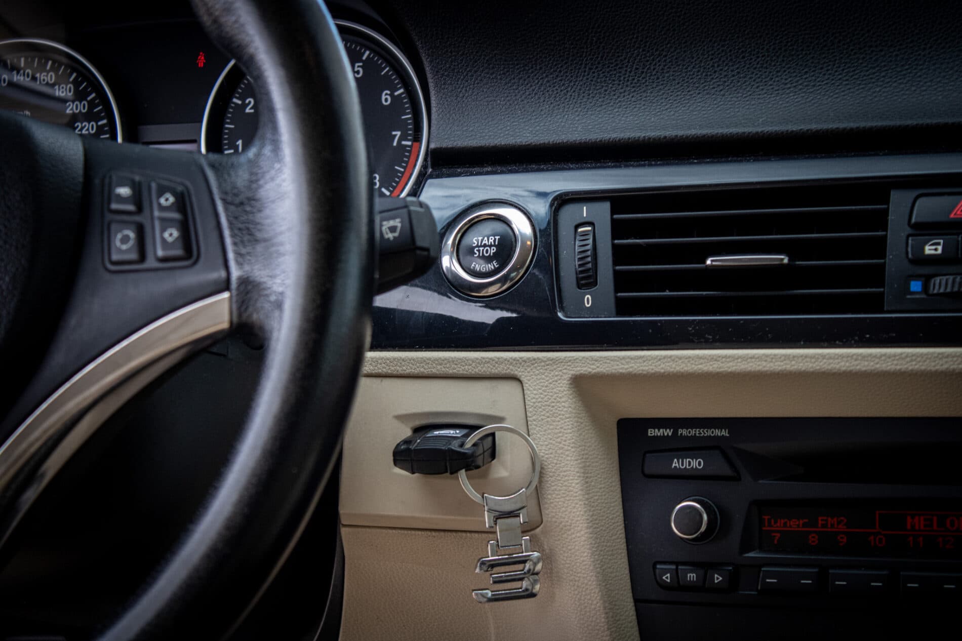 2008 BMW 325i, šedá kupé, 287 630 km