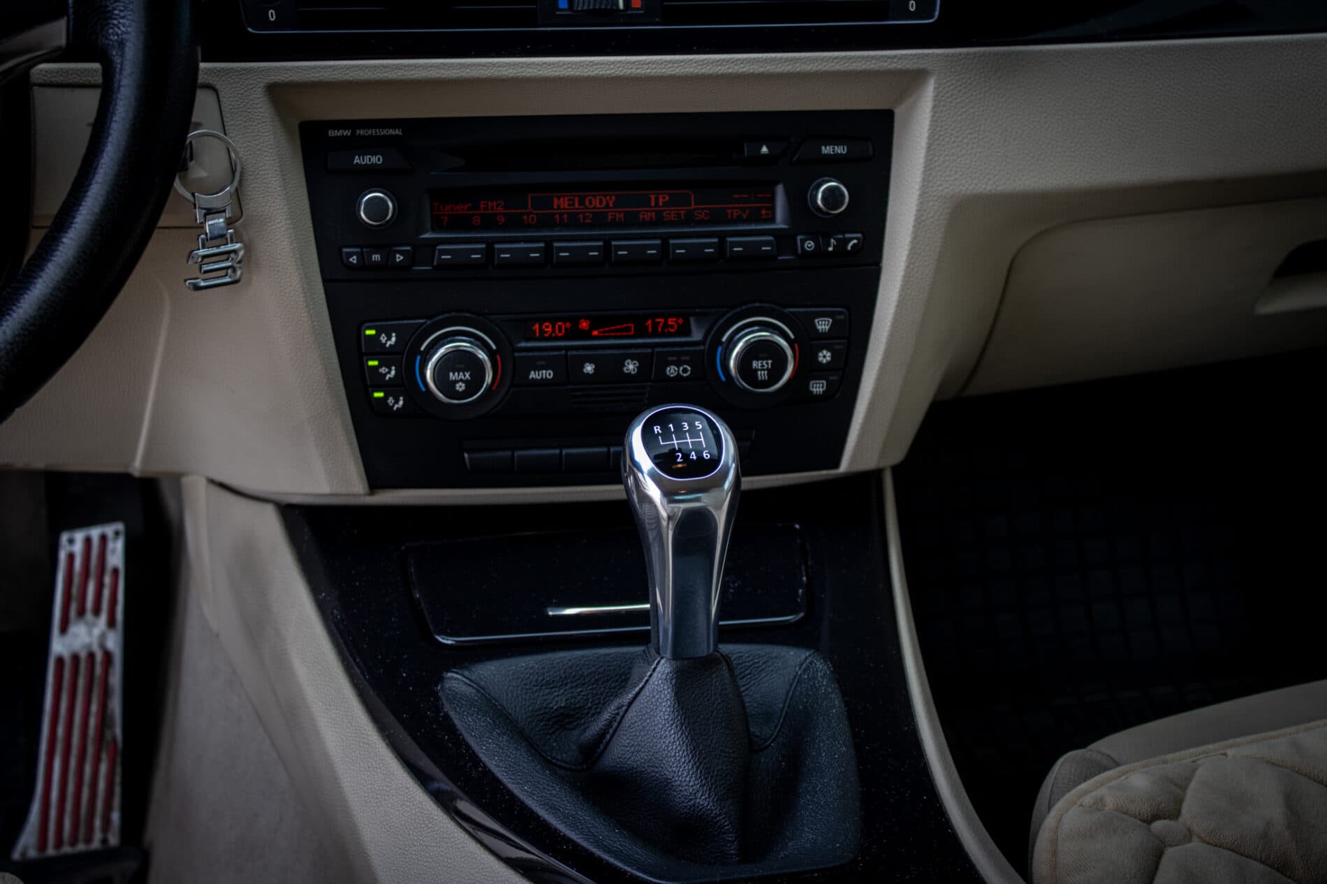 2008 BMW 325i, šedá kupé, 287 630 km