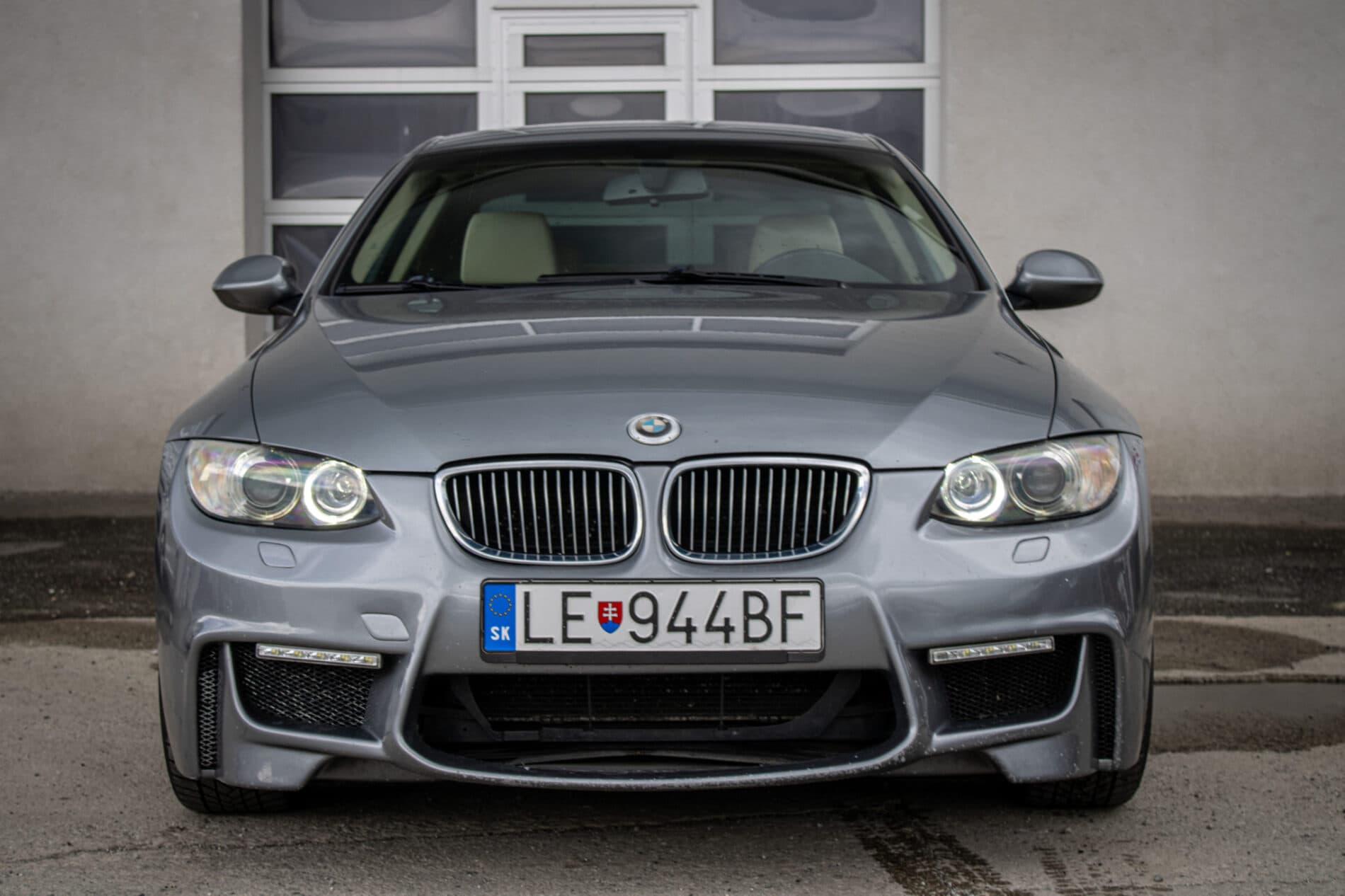 2008 BMW 325i, šedá kupé, 287 630 km
