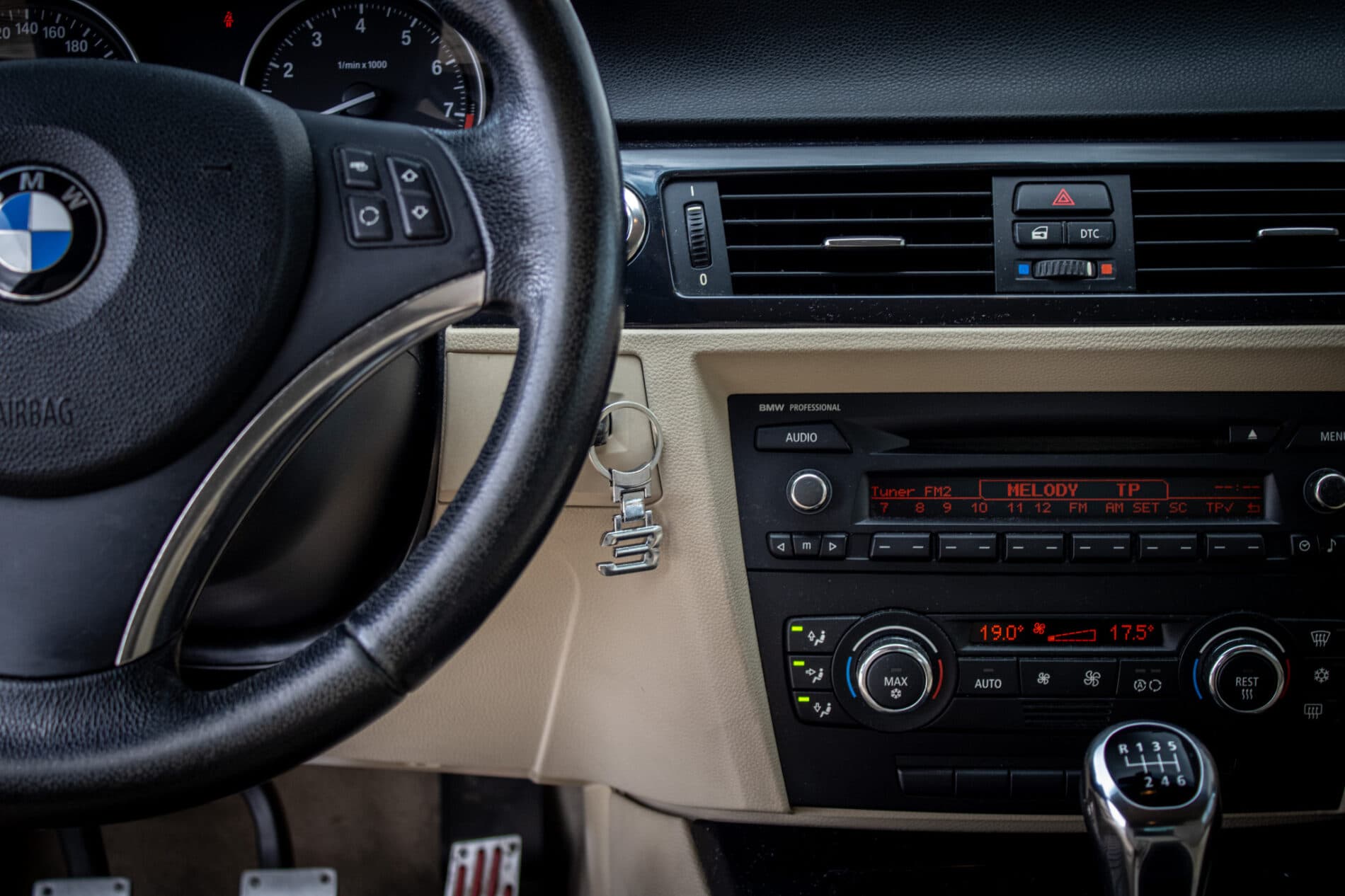 2008 BMW 325i, šedá kupé, 287 630 km