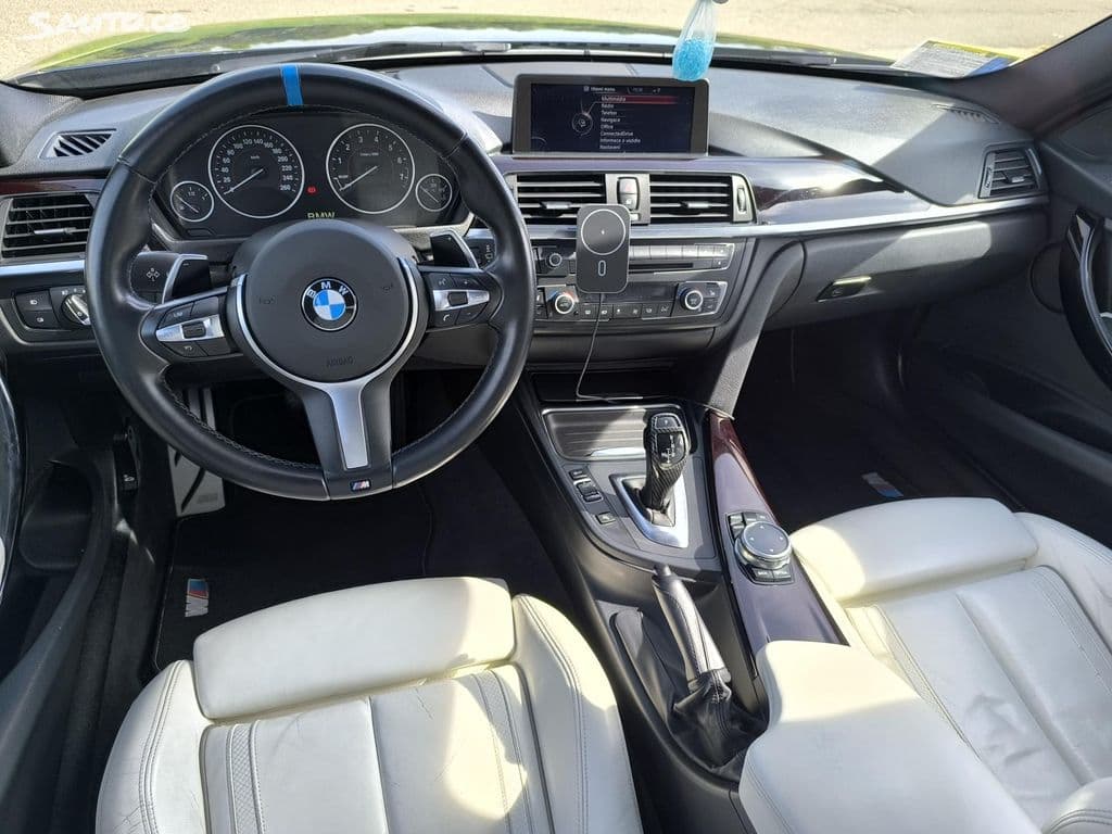 2014 BMW 335i, tmavě modrá sedan, 232 600 km