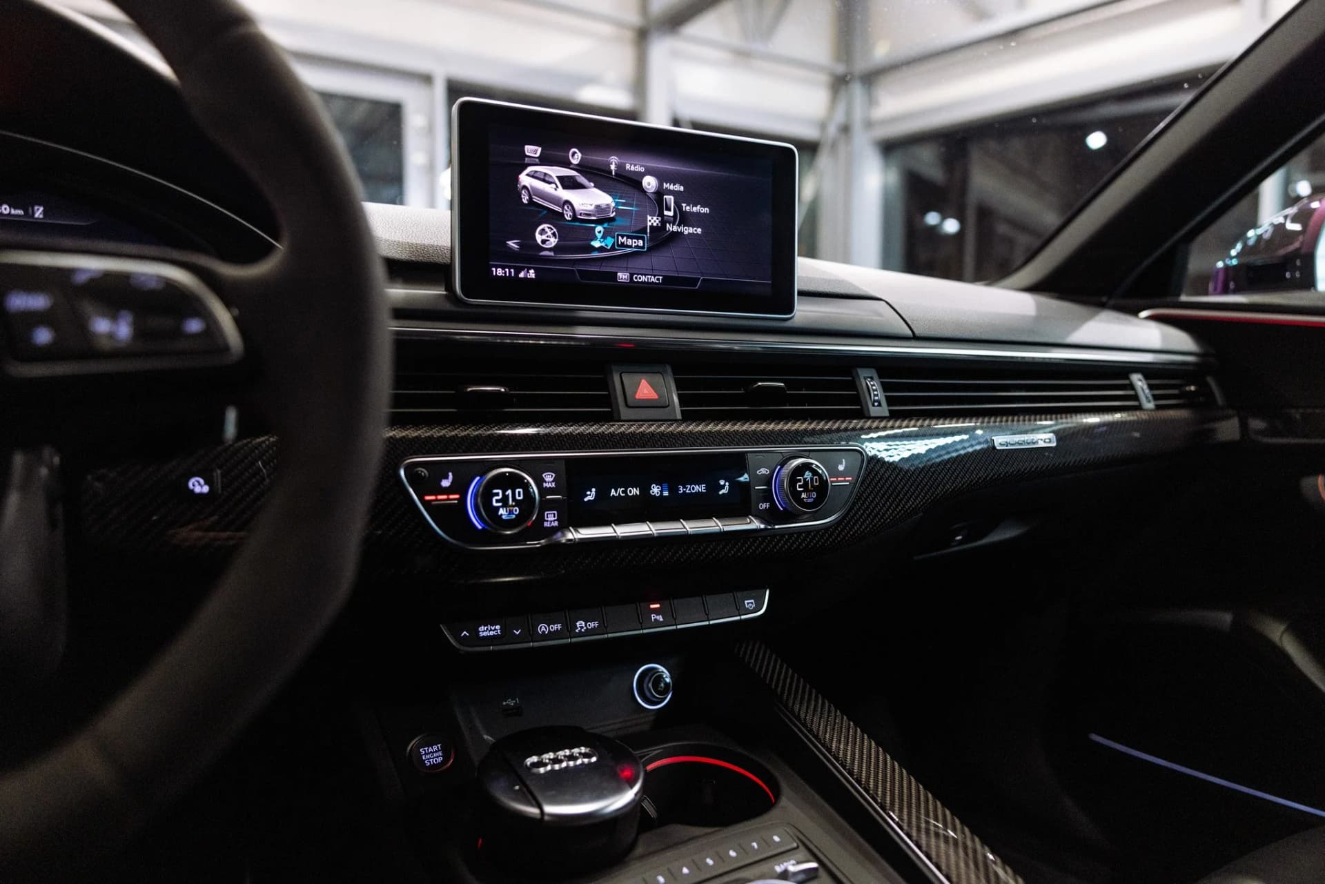 2018 AUDI RS4, červená kombi, 102 800 km