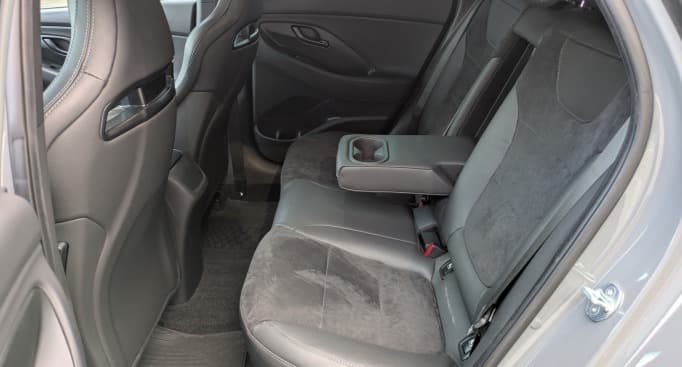 2023 Hyundai i30 N, šedá hatchback, 50 220 km