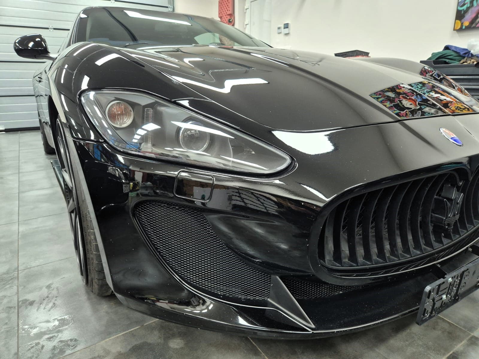 2010 Maserati GranTurismo S, černá kupé, 44 000 km