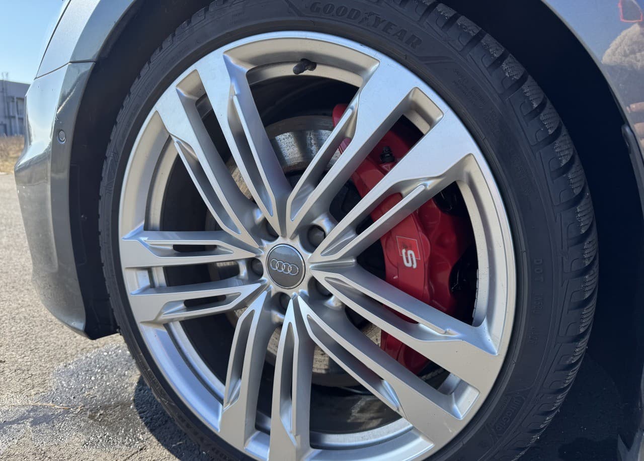 2020 AUDI S6, šedá kombi, 86 000 km