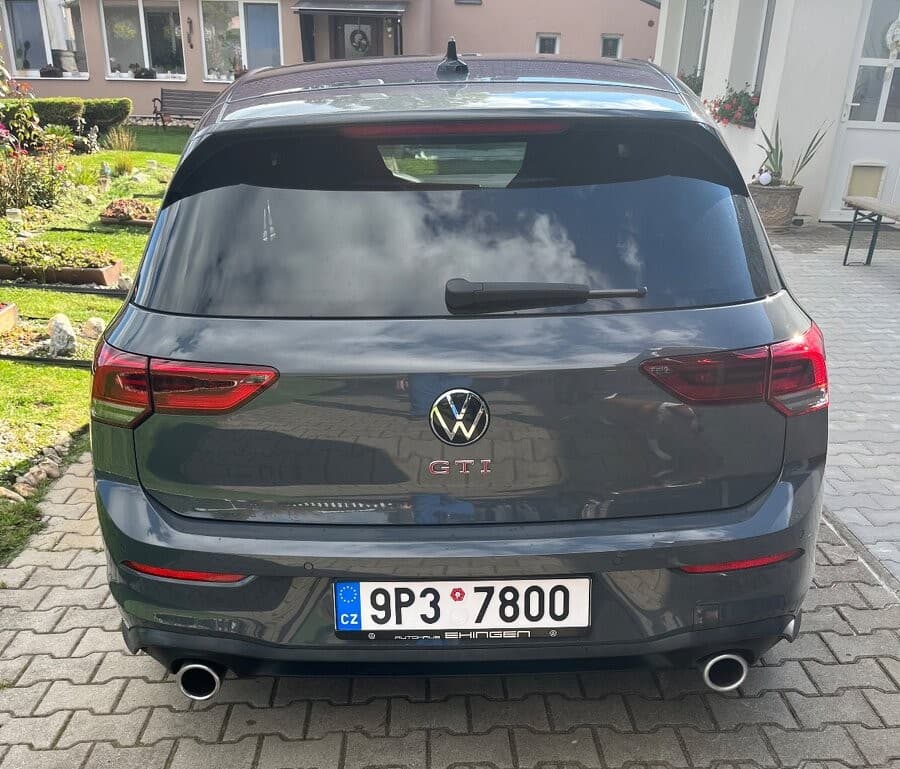 2021 Volkswagen Golf GTI, šedá hatchback, 72 000 km