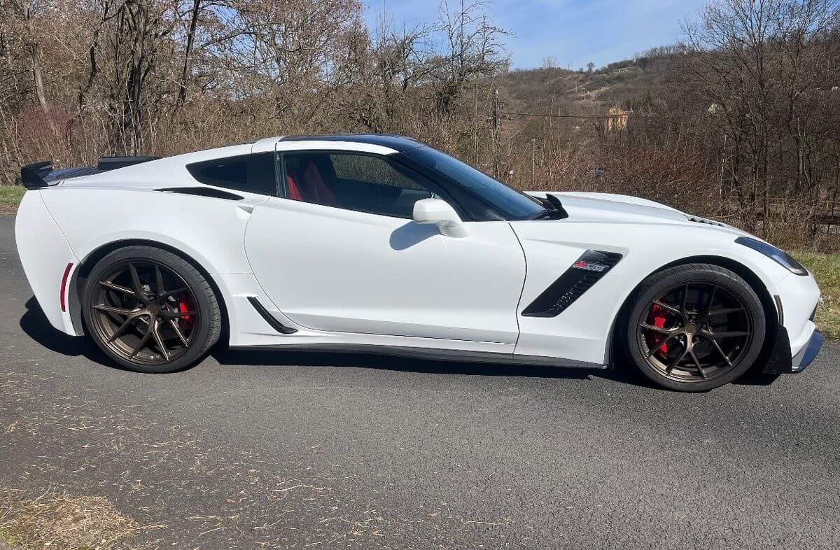 2016 Chevrolet Corvette Z06, bílá kupé, 47 800 km