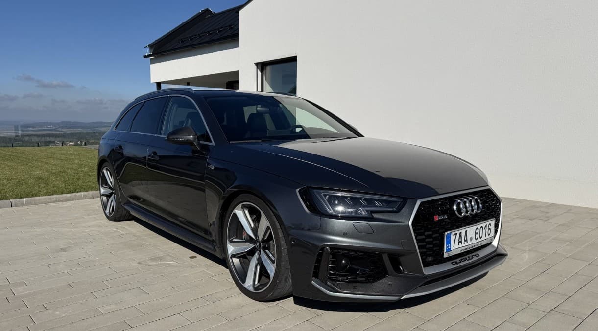 2018 AUDI RS4
