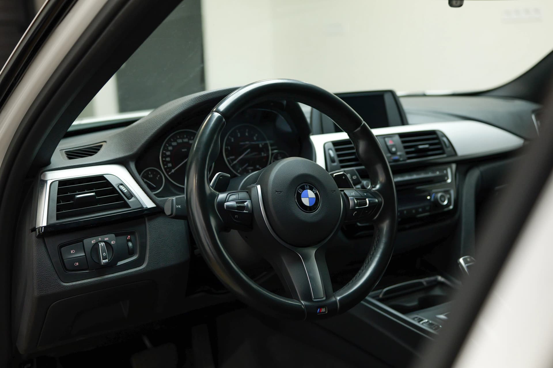 2017 BMW 340i Stage 3 - 418kW, bílá kombi, 85 000 km
