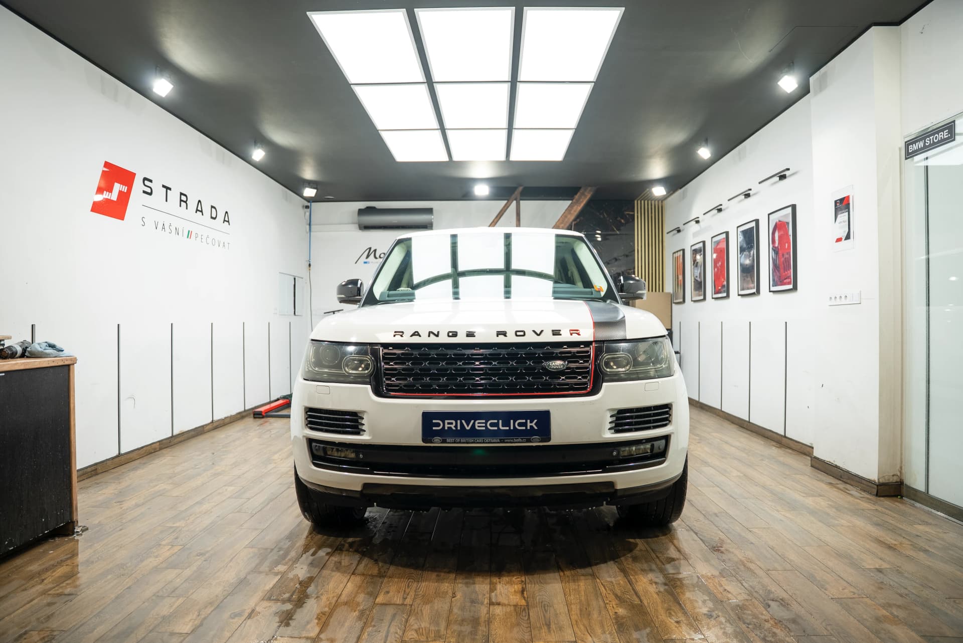 2015 Land Rover RR Sport SV Autobiography, bílá suv, 216 000 km