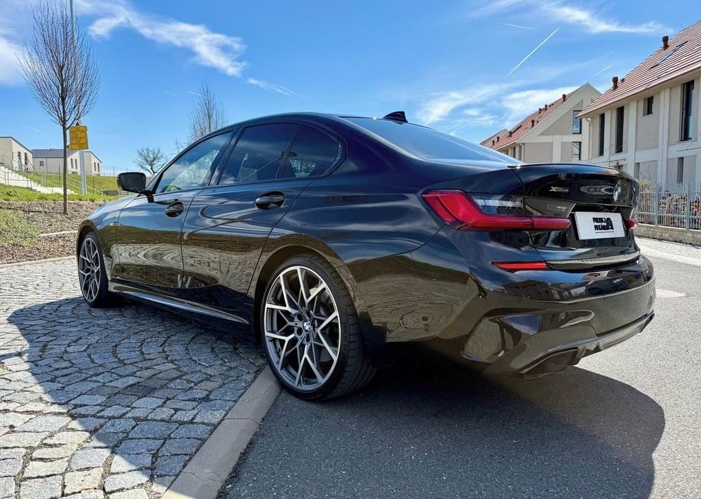 2020 BMW M340i, černá sedan, 101 316 km